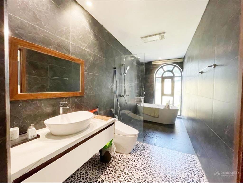 Bán nhà ngô thì nhậm hà đông 45m2 x 6t ,mt4m giá chỉ 19 tỷ kinh doanh tấp nập  phân lô, ôtô tránh