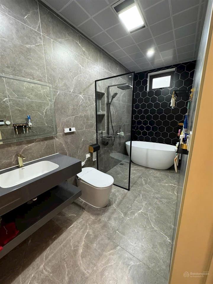 Bán nhà ngô thì nhậm hà đông 45m2 x 6t ,mt4m giá chỉ 19 tỷ kinh doanh tấp nập  phân lô, ôtô tránh