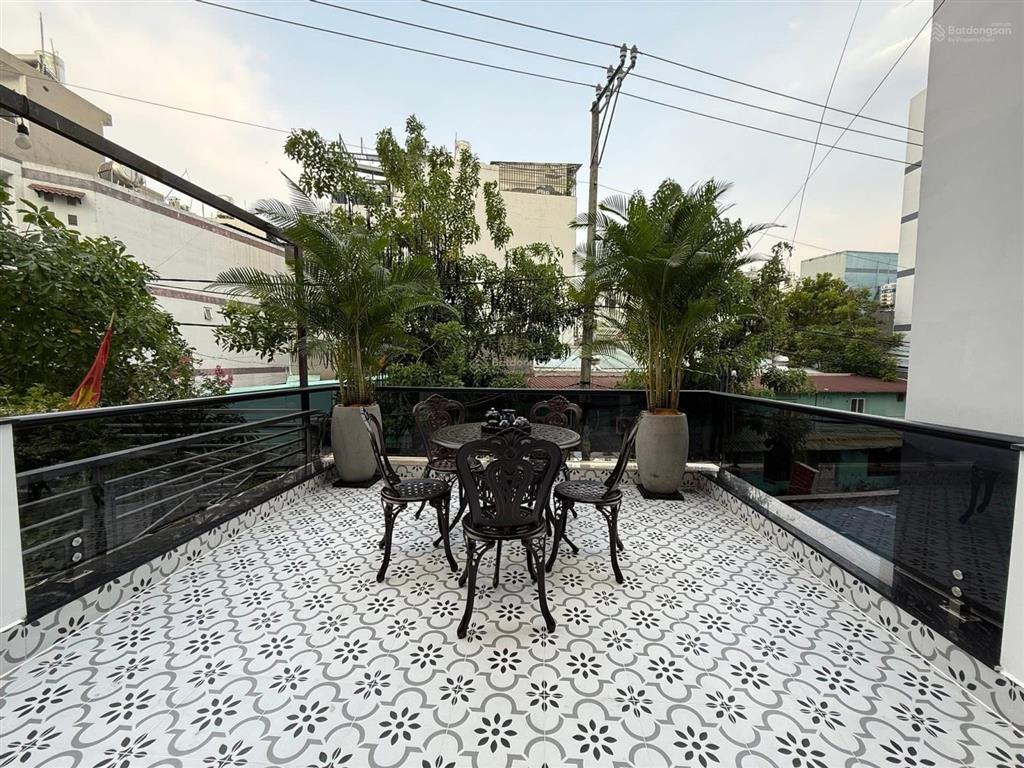 Bán nhà văn quán hà đông lô góc 122m² x 4 tầng, mặt tiền 5m giá chỉ 34 tỷ.