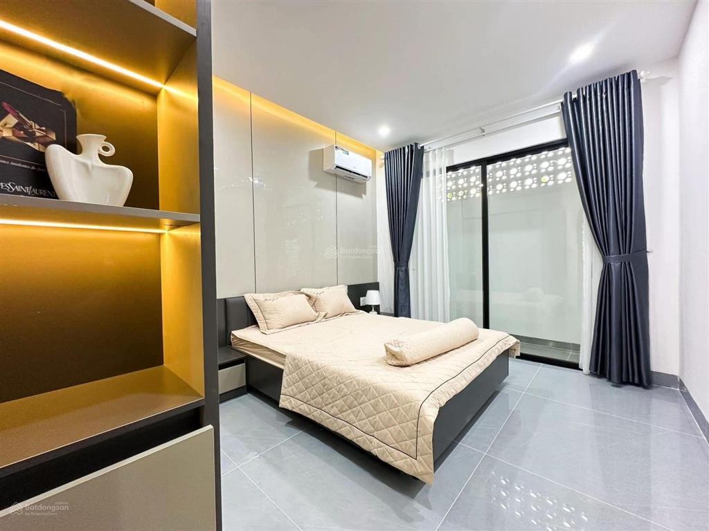 Bán biệt thự sân vườn đội nhân ba đình, 3 mặt thoáng, ô tô dừng đỗ ngày đêm. 146m2 giá chỉ 46 tỷ