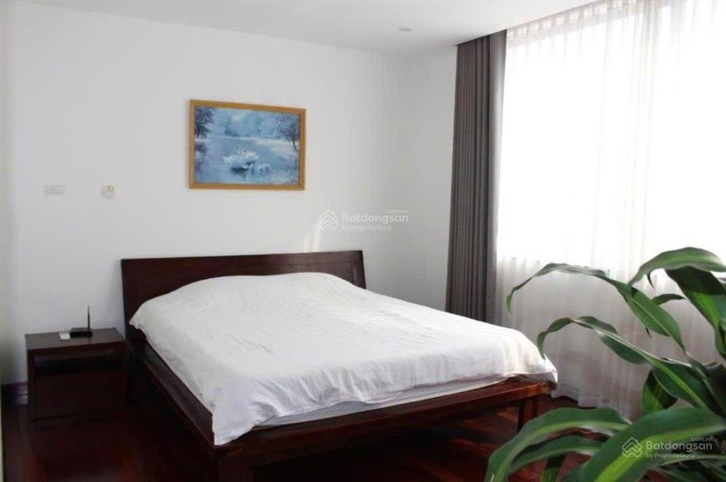 Bán căn hộ dịch vụ apartment 200m2 6 tầng hồ tây 75 tỷ