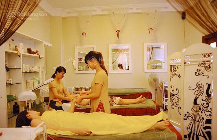 Cho thuê nhà biệt thự bán đảo linh đàm, dt đất 280m², dt xây dựng 150m² x 3t, mặt tiền 12m