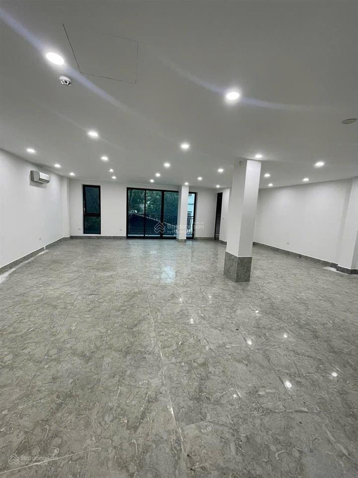 Cho thuê nhà mặt phố nguyễn văn huyên dt 100m x 6 tầng mt9m