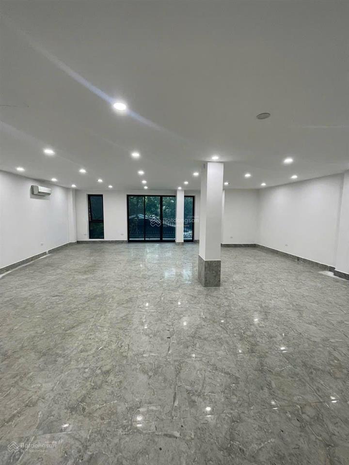 Cho thuê nhà mặt phố nguyễn văn huyên dt 100m x 6 tầng mt9m
