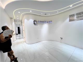 Cho thuê nhà mặt phố lô góc lê duẩn diện tích 90m x 4 tầng mt lô góc 16m
