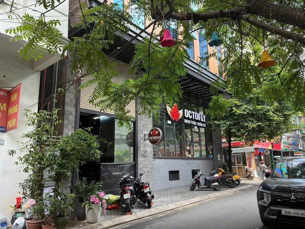 Cho thuê nhà mặt phố bùi thị xuân diện tích 420m2 x 4 tầng mặt tiền 18m vị trí đẹp