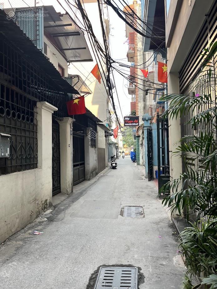 Bán nhà riêng 38mx4t, mt5m , 50m ra ô tô gần kim đồnggiải phóng, sẵn nội thất, bàn giao nhà ngay