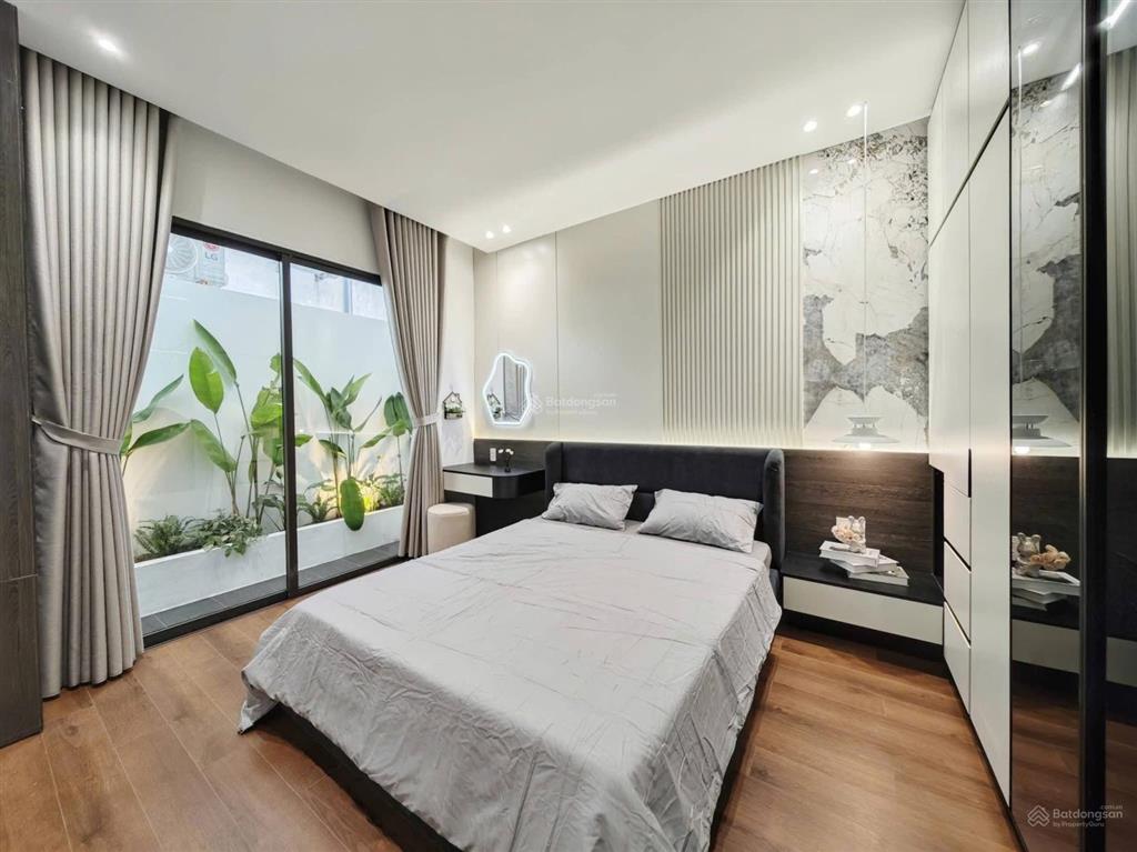 Bán nhà gần hồ đền lừ, hoàng mai dt60mx5t, mặt tiền bề thế cách 10m ra ôtô tránh, ở sướng