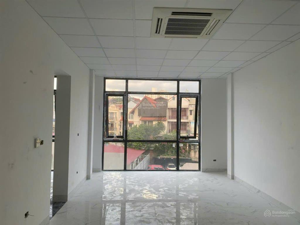Cho thuê sàn văn phòng kim mã  giảng võ, dt 110m/sàn, thang máy, vỉa hè để xe, ô tô dừng đỗ