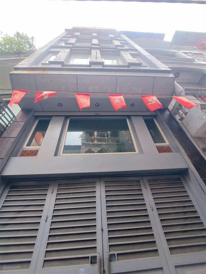 Cho thuê nhà khương trung  thanh xuân, dt 45m x 6pn, ô tô qua nhà