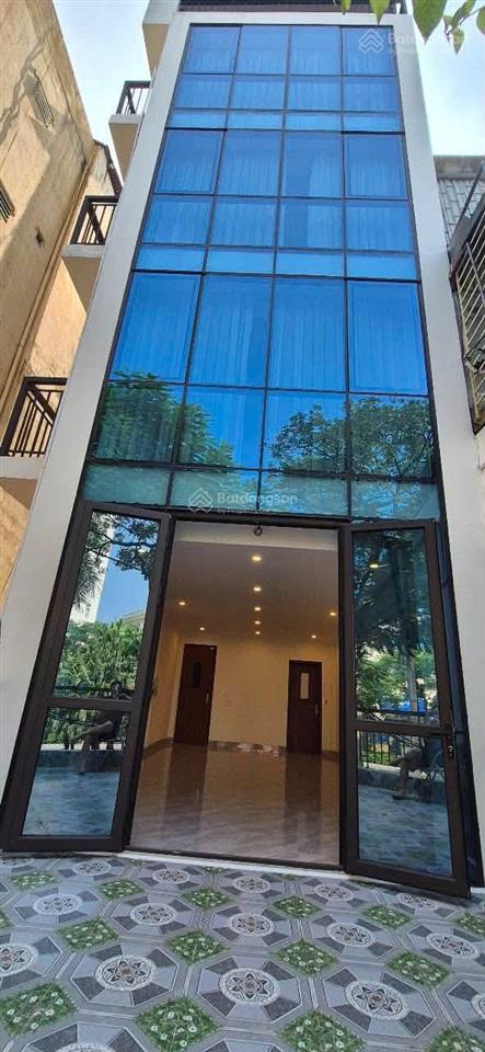 Siêu hiếm! cho thuê nhà riêng gần công viên thống nhất, dt 46m x 6t, thang máy, ô tô đỗ cửa