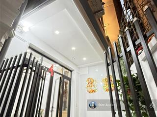 Bán nhà thịnh quang, đống đa, 32m2, 5 tầng, mt 5.35m, full nội thất, 8.1 tỷ