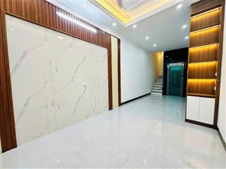 Bán nhà phố hào nam 40m2 5 tầng thang máy giá 10.8 tỷ trung tâm quận đống đa