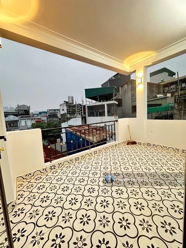 Trung tâm hai bà trưng  gần phố  nhà đẹp như mới  3 ngủ  ngõ thông  giá 9.25 tỷ