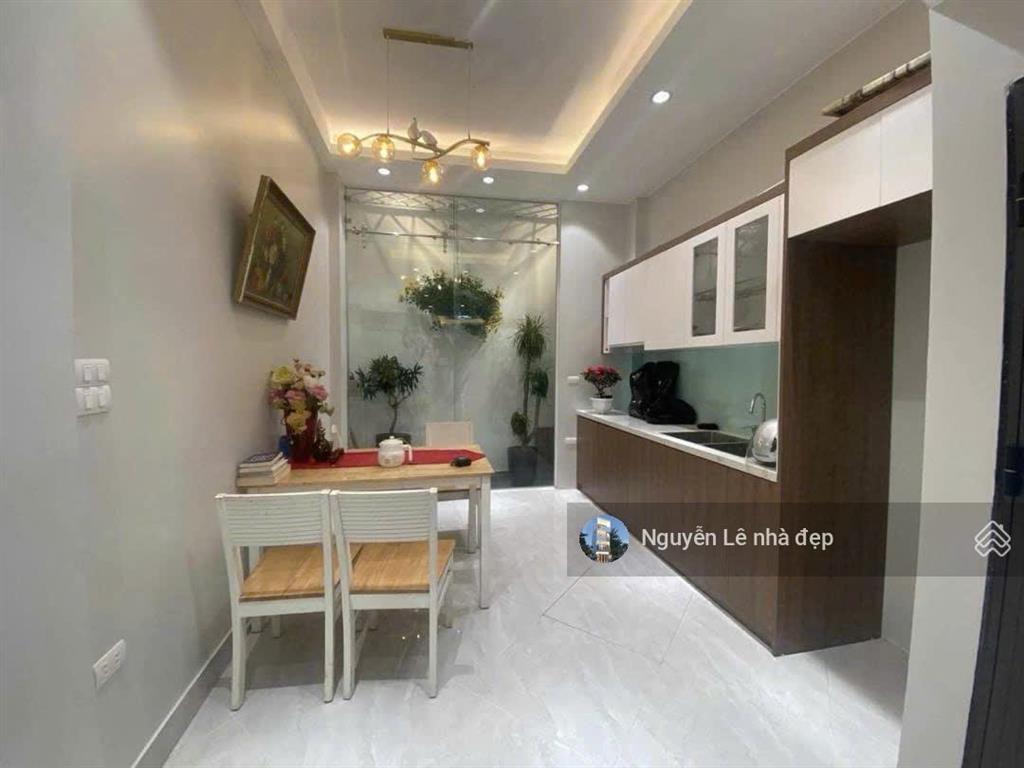Ô tô đỗ cửa nhà 5 tầng hồng mai ngõ thông chùa quỳnh 40m2 10.86 tỷ