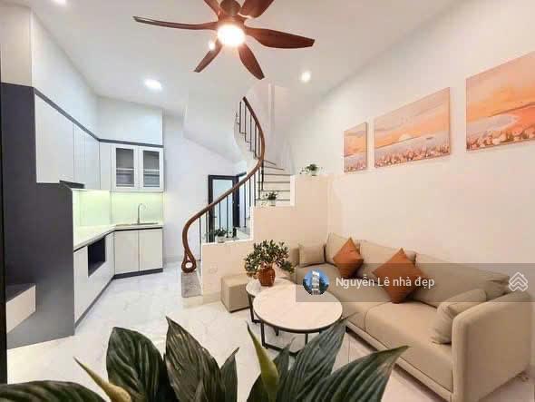 Nhà đẹp khương trung  21m, 5 tầng, lô góc, 3 bước ra ô tô, mt 4m+, giá 6.9 tỷ
