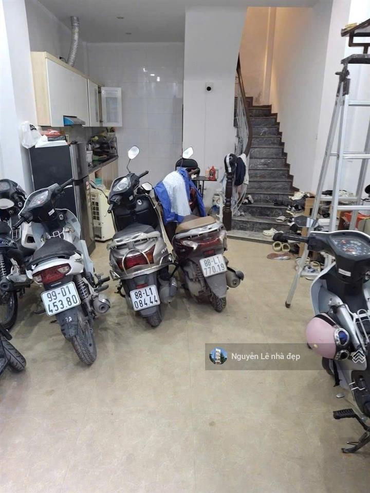 Bán nhà bùi xương trạch  hoàng mai, 34m, 4 tầng, mt 4m, ngõ ba gác, giá 8.15 tỷ