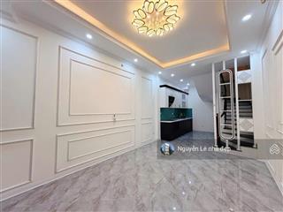 Trung tâm hai bà trưng nhà lò đúc 30m, 5 tầng, mt 3.33m, 8.5 tỷ