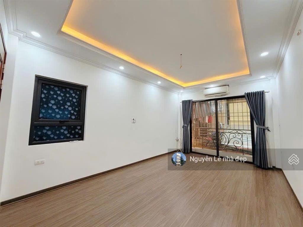 Bán nhà lò đúc hai bà trưng, 30m, 5 tầng, mt 3.33m, ở ngay, 8.5 tỷ