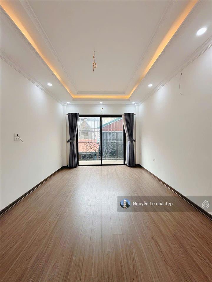 Bán nhà lò đúc hai bà trưng, 30m, 5 tầng, mt 3.33m, ở ngay, 8.5 tỷ