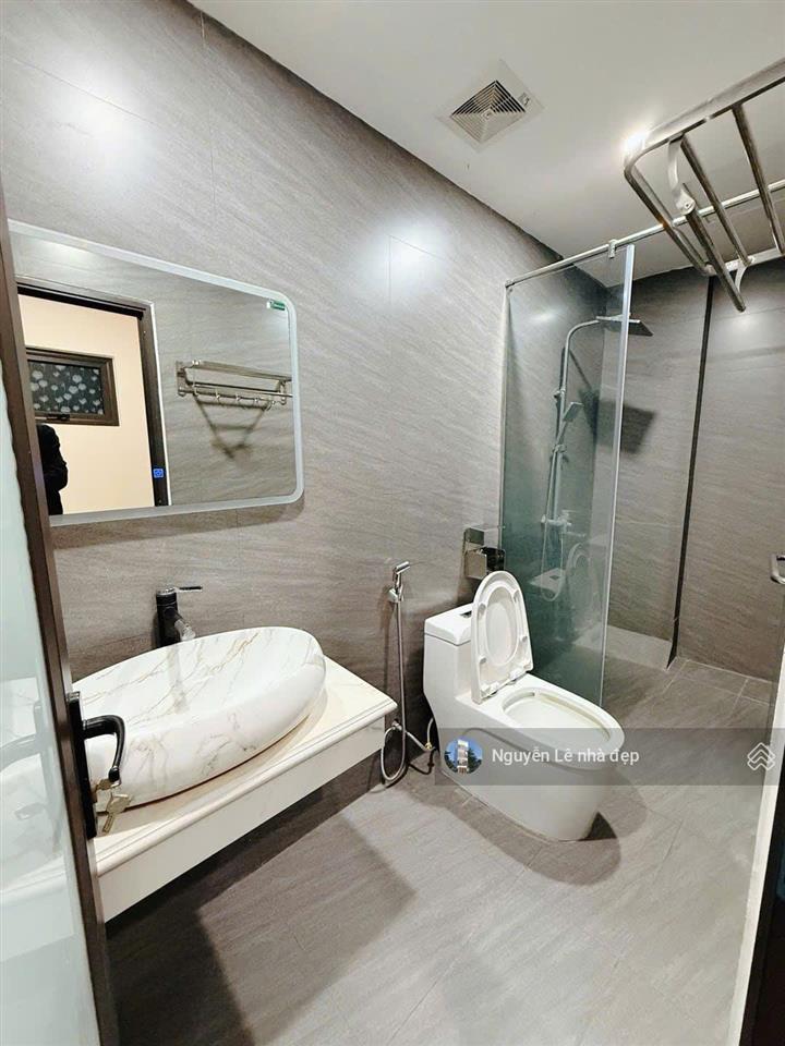 Bán nhà lò đúc hai bà trưng, 30m, 5 tầng, mt 3.33m, ở ngay, 8.5 tỷ