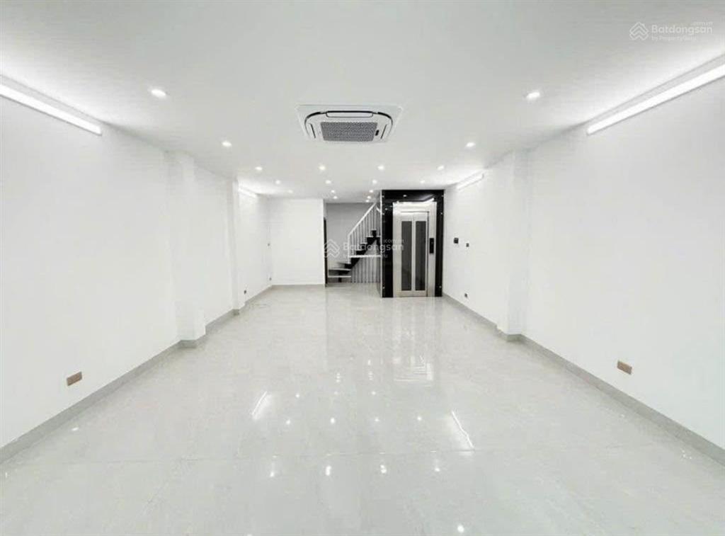 F0 cần bán gấp nhà kđt văn phú 65m2  vỉa hè đá bóng, 6 tầng thang máy, chỉ 18,9 tỷ  0927 113 ***