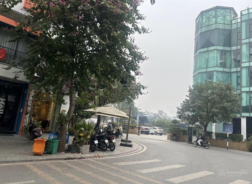 Galaxy vạn phúc chính chủ tôi cần bán gấp 100m26 tầng thang máy, full nội thất zalo 0927 113 ***