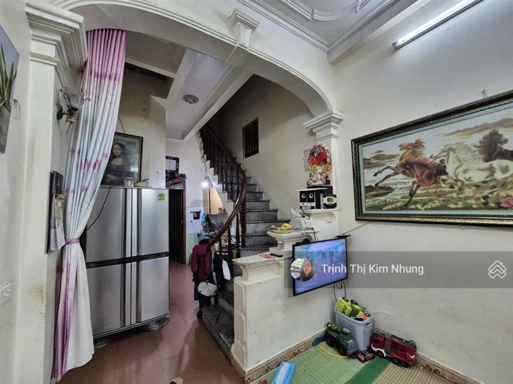 Bán gấp nhà cạnh kđt văn quán,hđ
diện tích 41m2/46m2 nhà 4 tầng/ 3 thoáng/ 10tỷ nhỏ
0927 113 ***