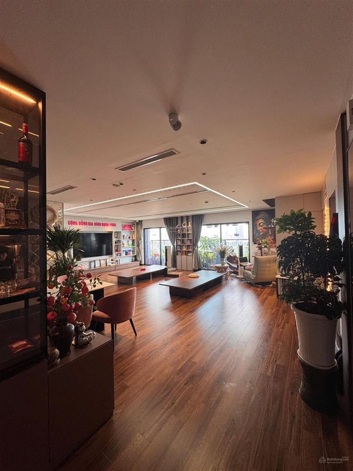 Bán gấp chung cư diamond 136 hồ tùng mậu 140m2  lôgoc giá chỉ loanh quanh hơn 10tỷ  0927 113 ***