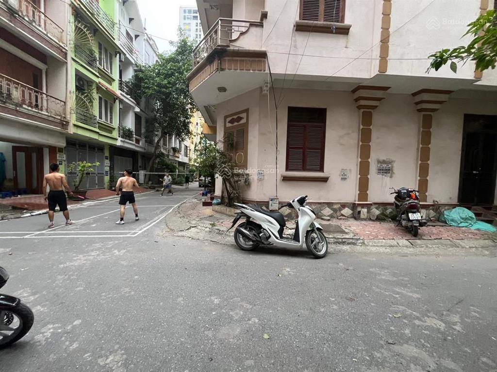 Chính chủ bán gấp nhà tt8kđt văn quán ko bao giờ ngập chỉ 20 tỷ68m23 oto tránh
view xem pháo hoa