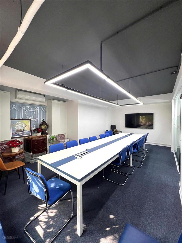 Cho thuê sàn văn phòng tầng 1 phương liệt, thanh xuân, 250m2, ô tô đỗ thoải mái, có hầm để xe..