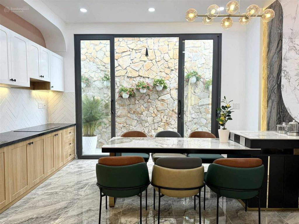 Siêu hiếm ! phố xã đàn đống đa, 10m ra ô tô, nhà thoáng trước sau,45m2*5t, 6pn, nhà đẹp ở ngay.