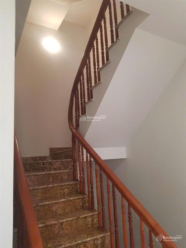 Cho thuê nhà ở kđt mới đại kim, 170m2*6 tầng, thang máy, 2 mặt tiền, ô tô đỗ ngày đêm,full điều hòa