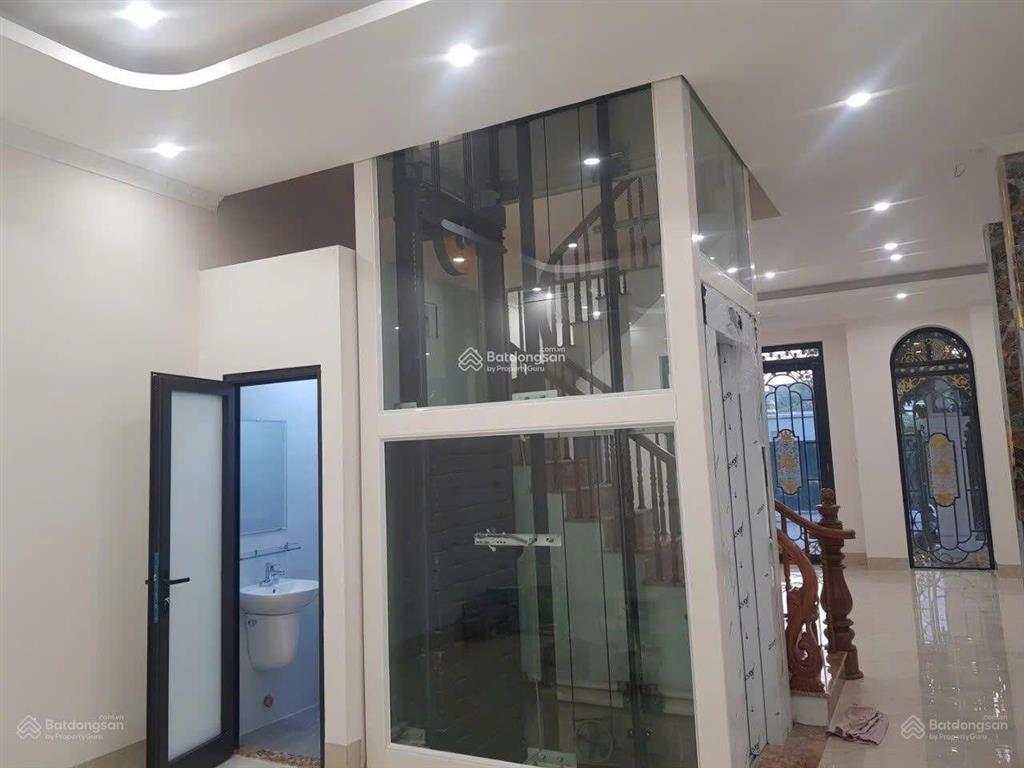 Cho thuê nhà ở kđt mới đại kim, 170m2*6 tầng, thang máy, 2 mặt tiền, ô tô đỗ ngày đêm,full điều hòa