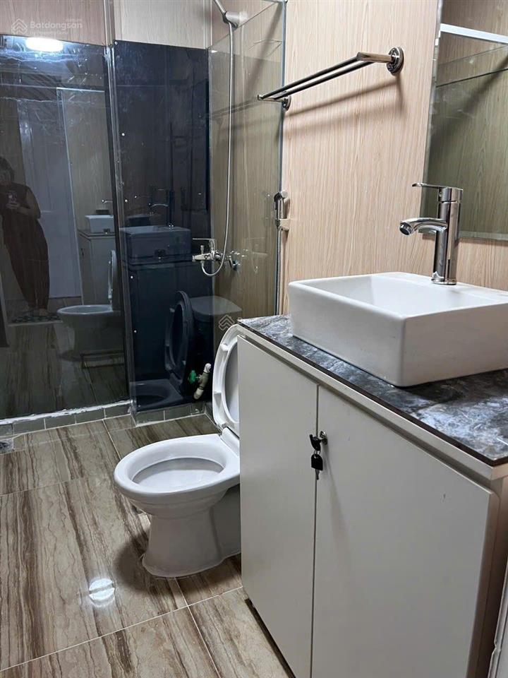 Cho thuê nhà ở kđt mới đại kim, 170m2*6 tầng, thang máy, 2 mặt tiền, ô tô đỗ ngày đêm,full điều hòa