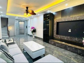 Cực hiếm! phố nguyễn chí thanh 45m2*5t thang máy, ngõ ba gác tránh, nhà đẹp ở luôn, tiện ích
