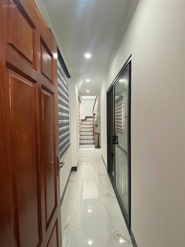 Cho thuê nhà phố thịnh liệt 70m27 tầng, thang máy, thông sàn, trước nhà 2 ô tô tránh, full đồ...
