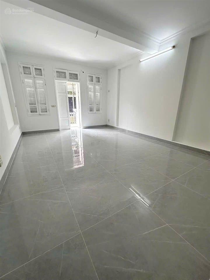 Cho thuê nhà liền kề kđt định công,gần bv bưu điện 70m2*5t, ô tô đỗ cửa ngày đêm, phù hợp vp, kho..