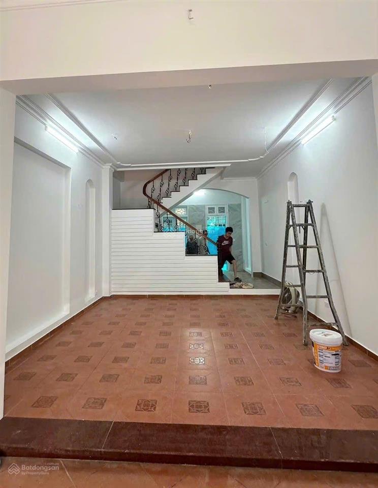 Cho thuê nhà liền kề kđt định công,gần bv bưu điện 70m2*5t, ô tô đỗ cửa ngày đêm, phù hợp vp, kho..