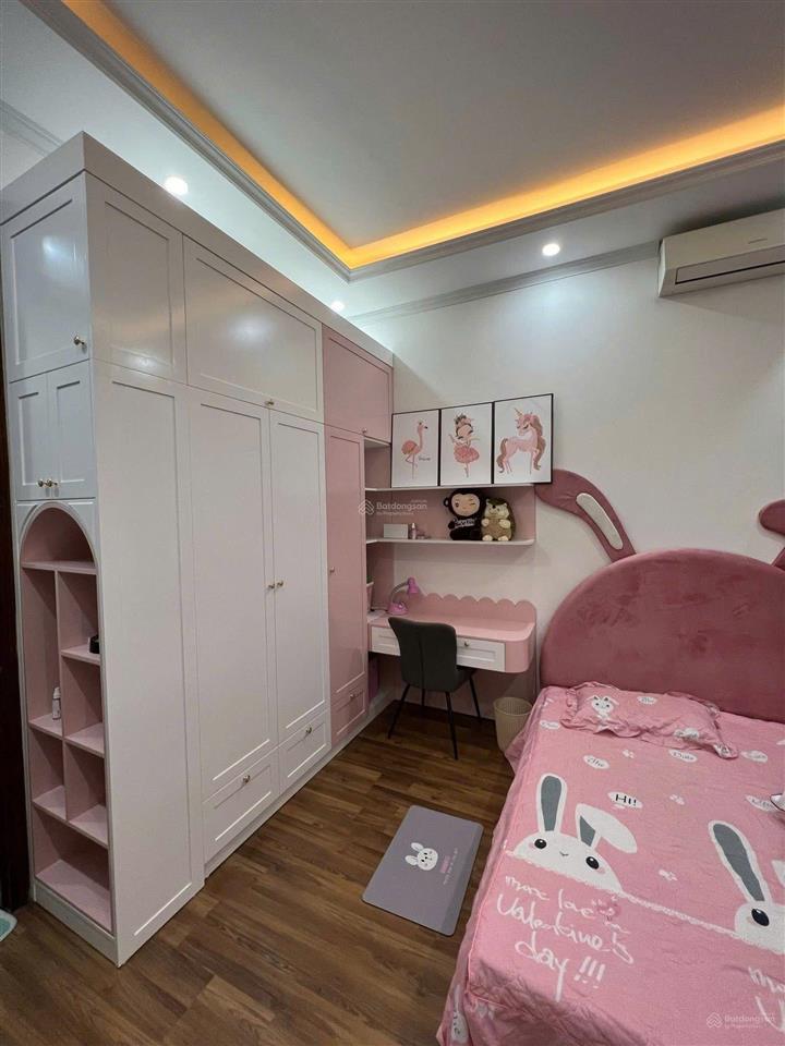Cho thuê nhà nguyên căn mặt ngõ 1075 giải phóng,60m2 x 5 tầng, 6 phòng, oto vào nhà, full đồ xịn..