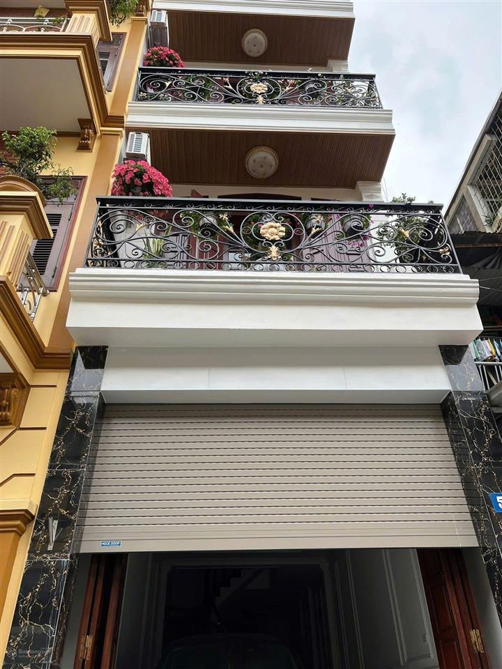 Cho thuê nhà nguyên căn mặt ngõ 1075 giải phóng,60m2 x 5 tầng, 6 phòng, oto vào nhà, full đồ xịn..