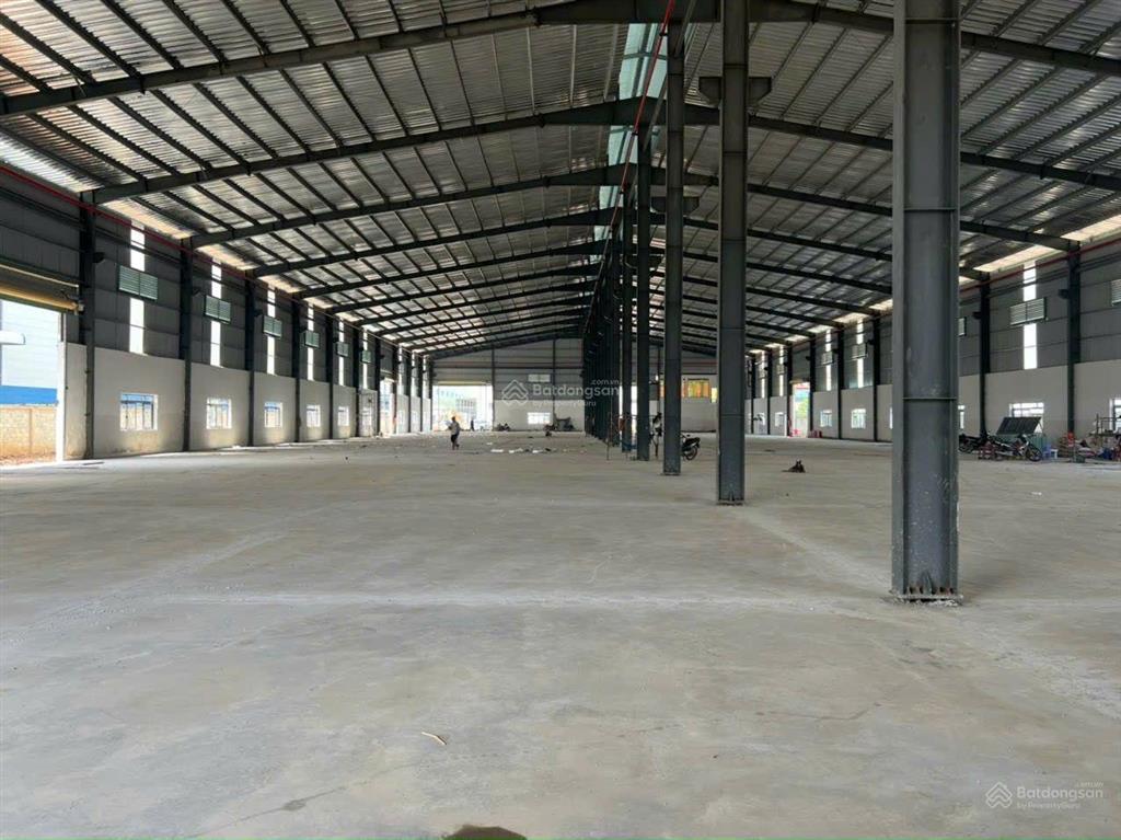 Cho thuê kho xưởng ở thường tín hà nội, 2000m2, điện ba pha, xe cont vào tận nơi, phù hợp kho hàng