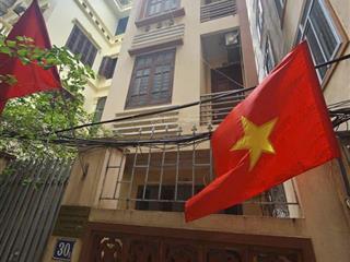 Cho thuê nhà phố tô vĩnh diện, 60m2*4t, 4 pn,có sân để xe phía trước, full đồ, nhà đẹp thoáng mát..