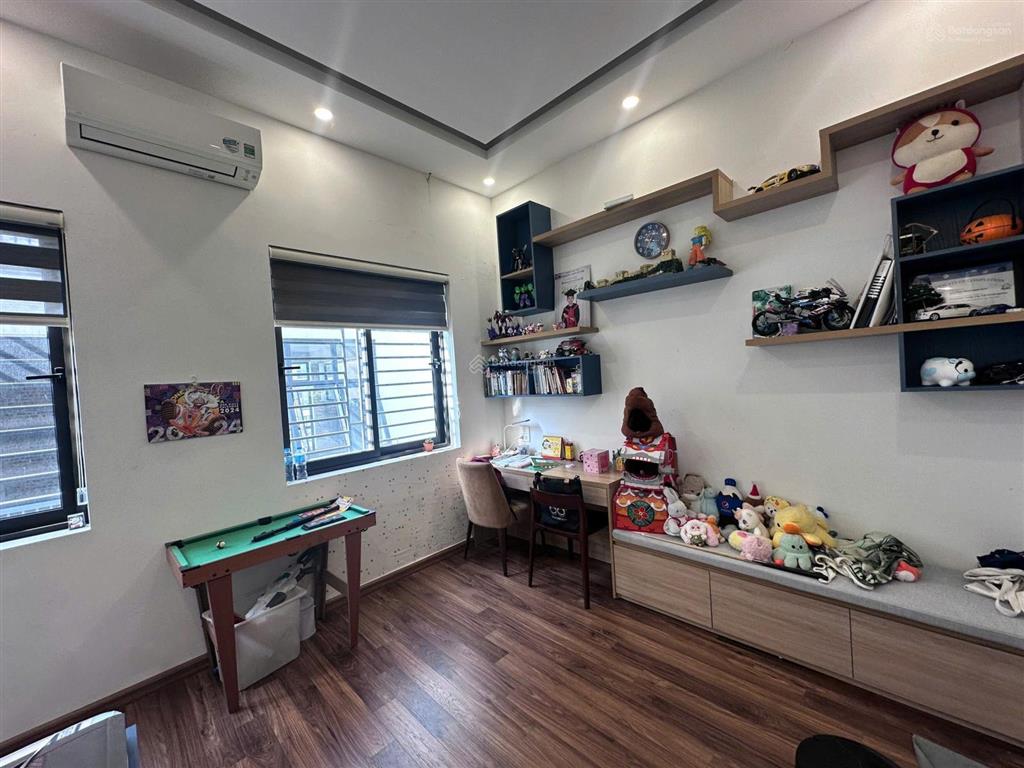 Cho thuê nhà siêu đẹp phố lạc trung, thang máy, ngõ ô tô tránh,90m2*6t phù hợp ở, kinh doanh, vp...