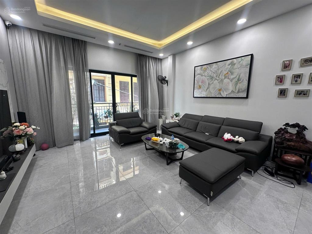 Cho thuê nhà siêu đẹp phố lạc trung, thang máy, ngõ ô tô tránh,90m2*6t phù hợp ở, kinh doanh, vp...