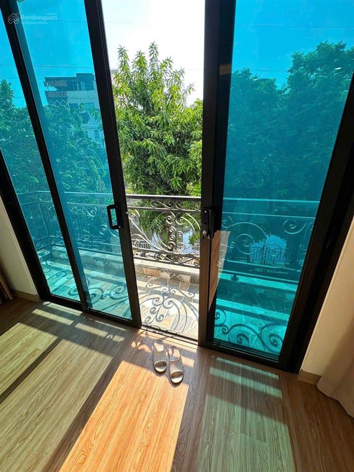 Cho thuê nhà mặt phố trương định, thang máy, 60m2*6t, nhà đẹp long lanh, ô tô đỗ cửa