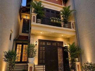 Cho thuê nhà phố kim giang, nhà biệt thự có sân, siêu đẹp, 100m2*4t, ô tô vào nhà, rộng, thoáng