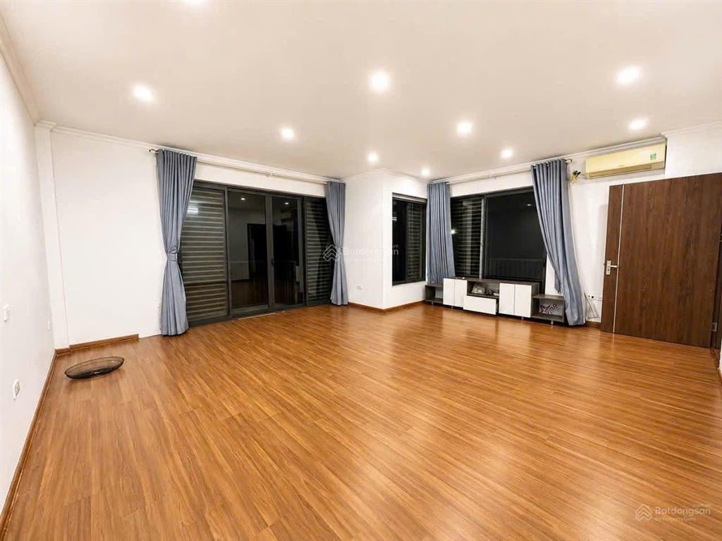 Cho thuê nhà vườn kinh doanh & ở the eden rose 160m2 ôtô đỗ ngày đêm, phù hợp ở kd, spa, vp, studio