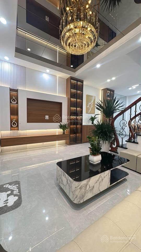 Cho thuê nhà siêu phẩm phố định công thượng, 40m2*4t, 4pn, full đồ mới tinh, chỉ xách vali vào ở.