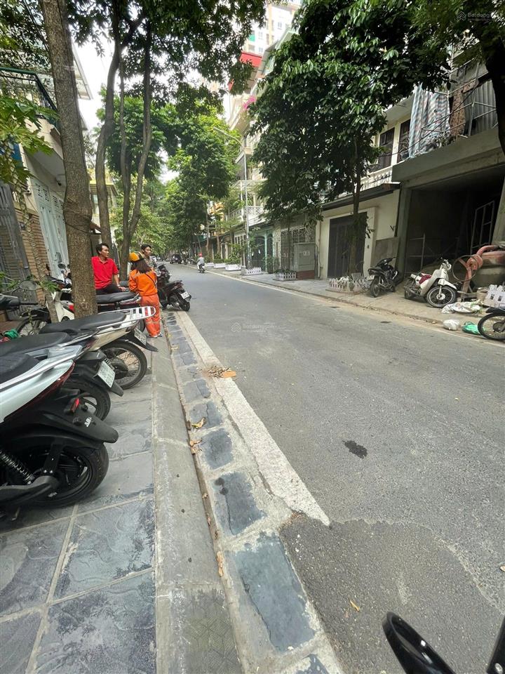 Cho thuê nhà liền kề khu đô thị mới định công 95m*4t, vỉa hè rộng, ô tô đỗ ngày đêm, phù hợp vp, kd